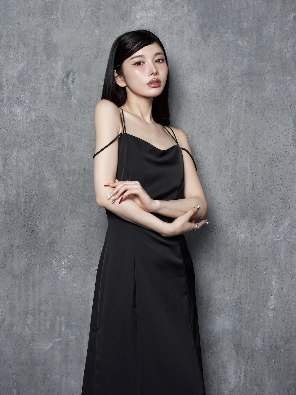 モデル:160cm(着用サイズ:FREE 着用カラー:BLK)