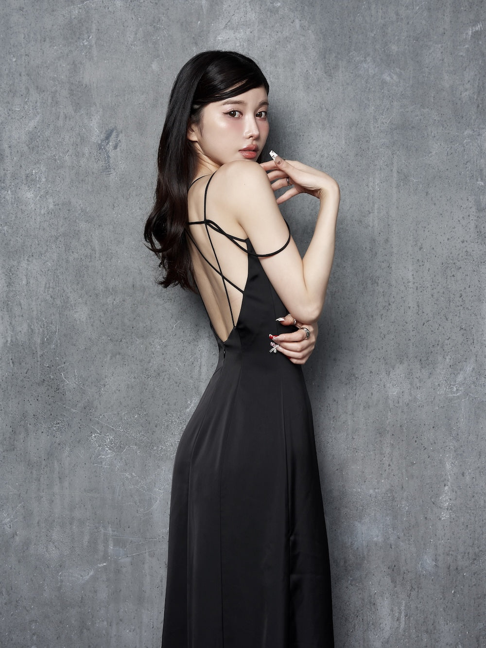 モデル:160cm(着用サイズ:FREE 着用カラー:BLK)