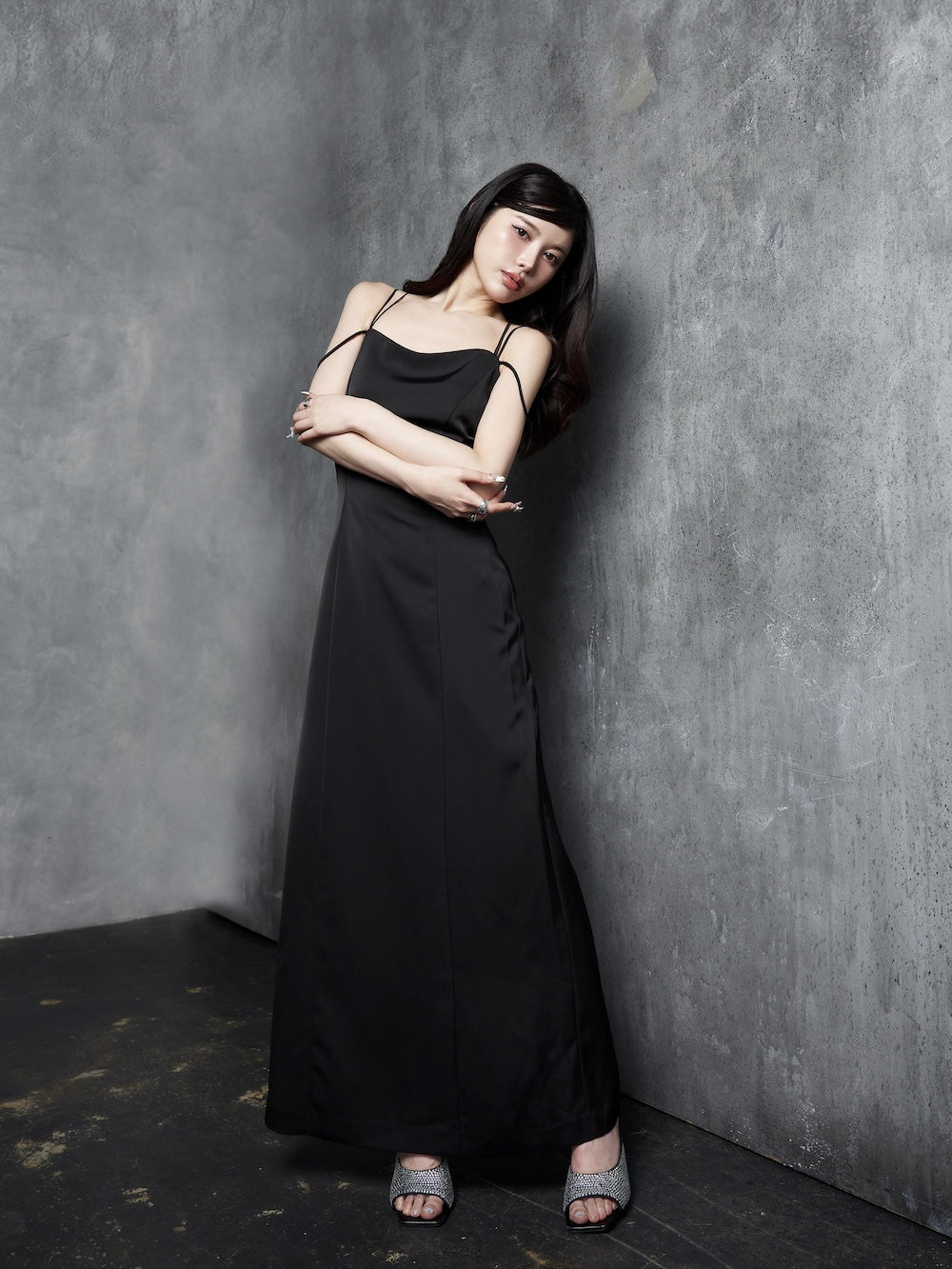 モデル:160cm(着用サイズ:FREE 着用カラー:BLK)