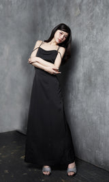 モデル:160cm(着用サイズ:FREE 着用カラー:BLK)