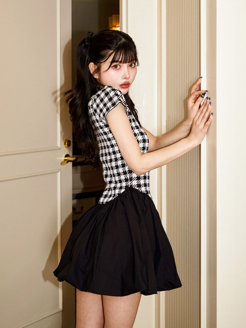 モデル:160cm(着用サイズ:FREE 着用カラー:BLK)