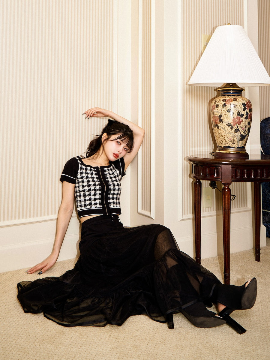 モデル:160cm(着用サイズ:FREE 着用カラー:BLK)