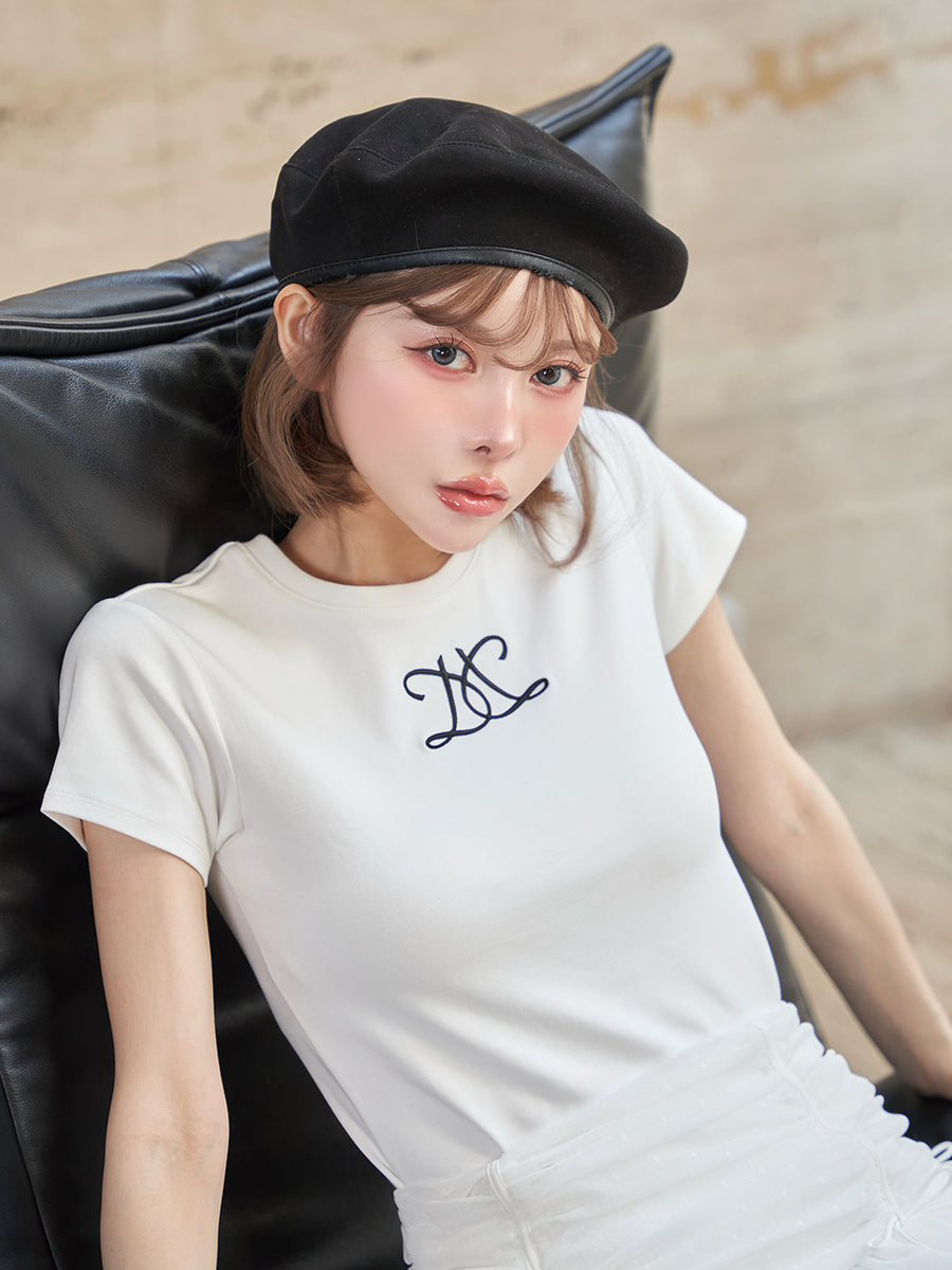 モデル:160cm(着用サイズ:FREE 着用カラー:WHT)