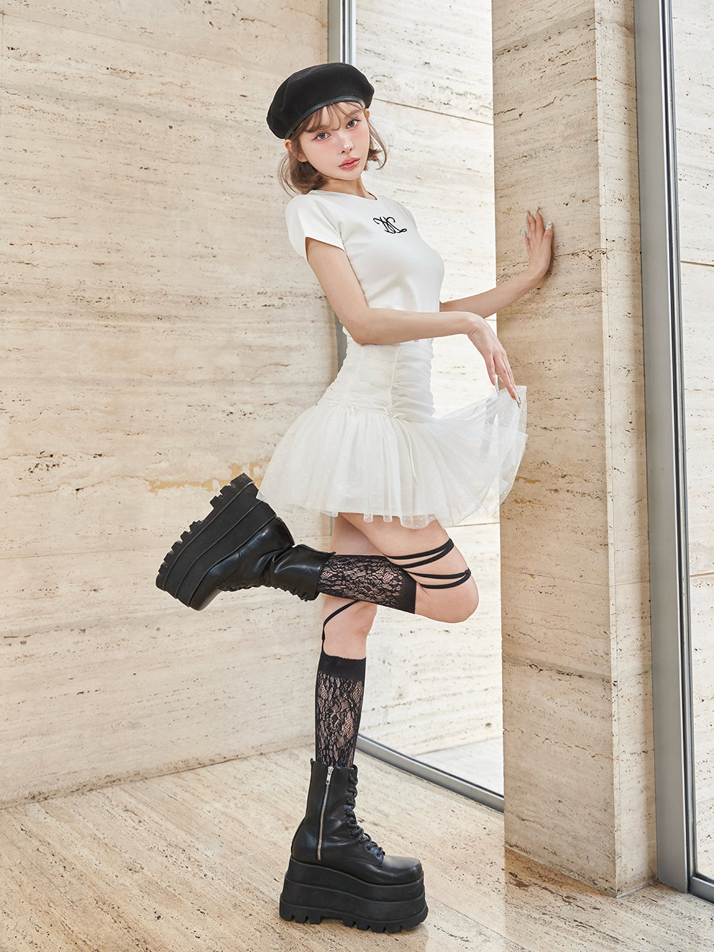 モデル:160cm(着用サイズ:S 着用カラー:WHT)