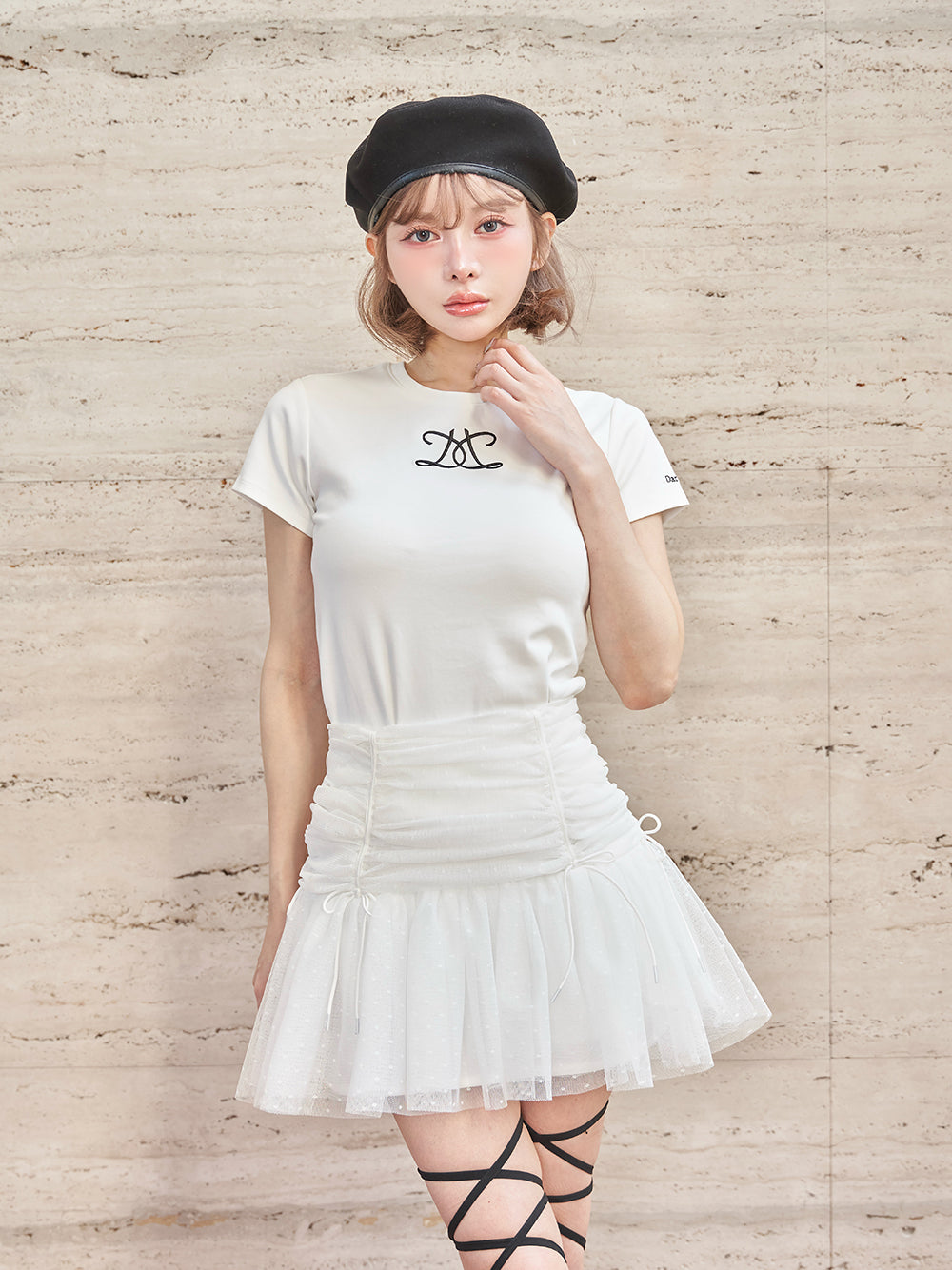 モデル:160cm(着用サイズ:S 着用カラー:WHT)