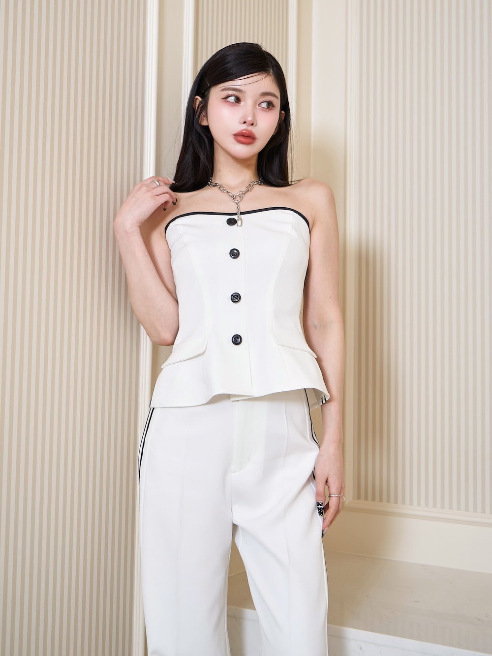 モデル:160cm(着用サイズ:FREE 着用カラー:WHT)