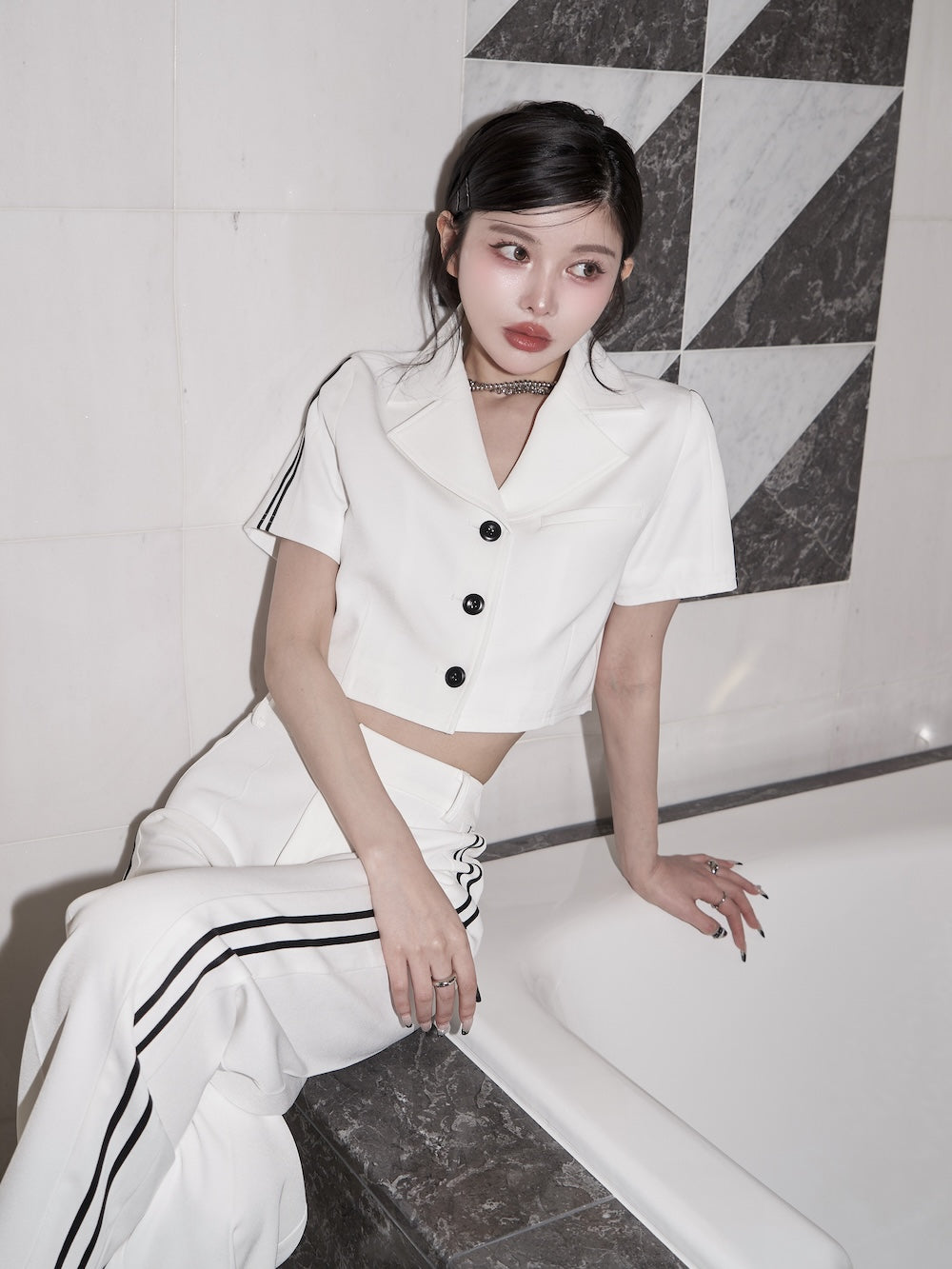 モデル:160cm(着用サイズ:FREE 着用カラー:WHT)