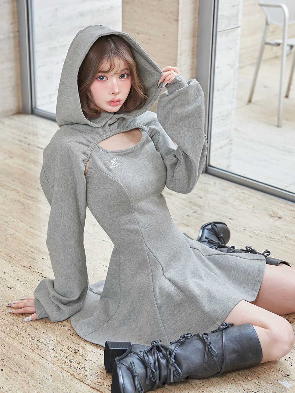 モデル:160cm(着用サイズ:FREE 着用カラー:GRY)