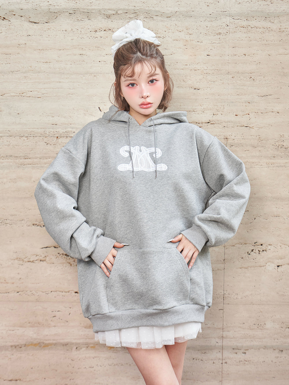 モデル:160cm(着用サイズ:FREE 着用カラー:GRY)