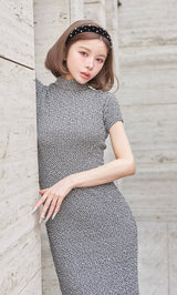モデル:160cm(着用サイズ:FREE 着用カラー:BLK)