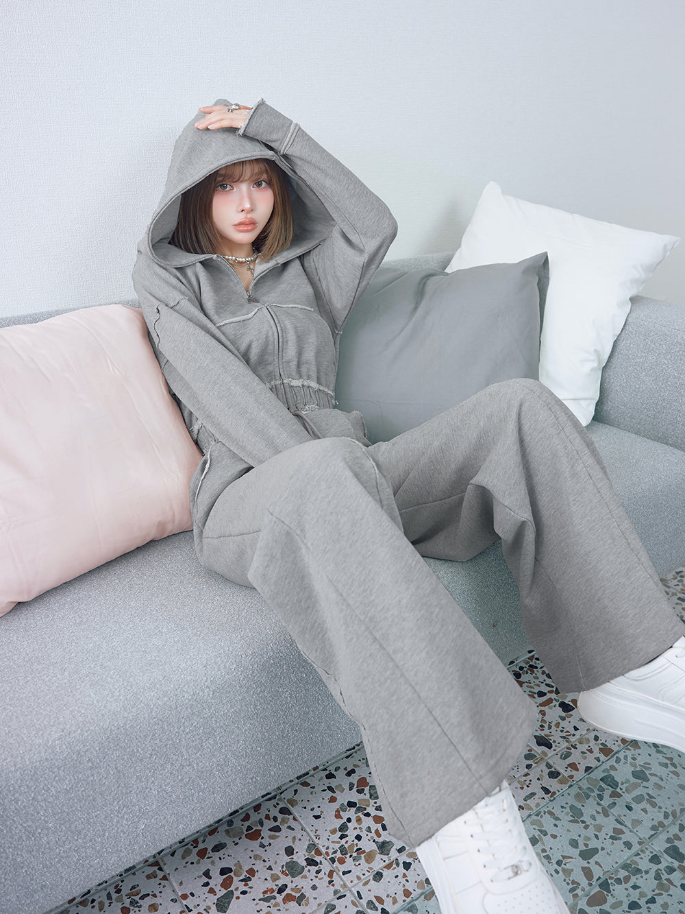 モデル:160cm(着用サイズ:FREE 着用カラー:GRY)