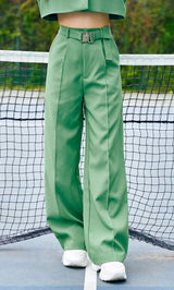 モデル:160cm(着用サイズ:FREE 着用カラー:MNT)