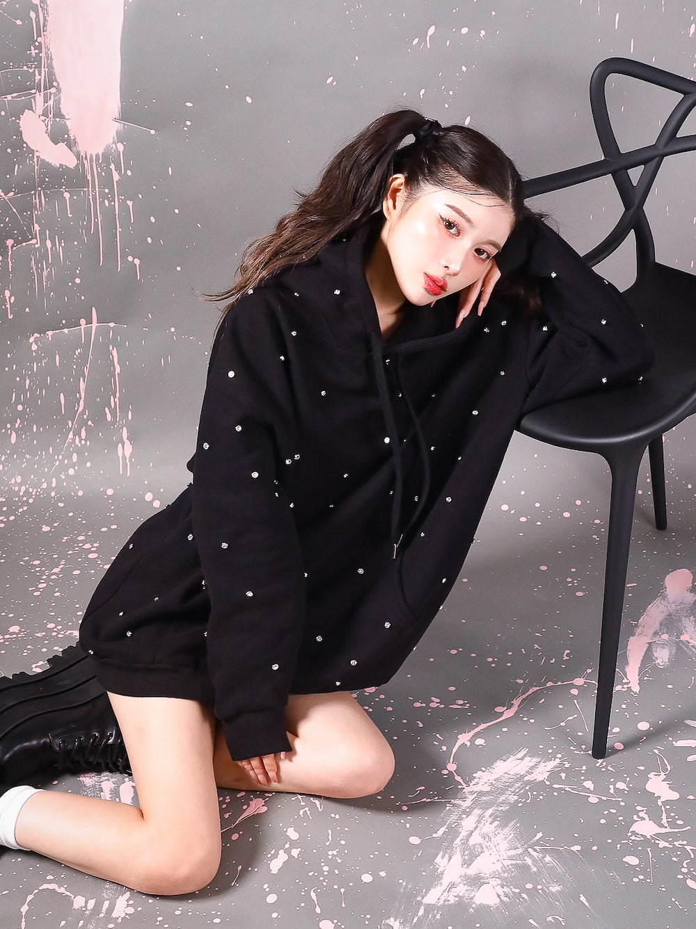 モデル:160cm(着用サイズ:FREE 着用カラー:BLK)