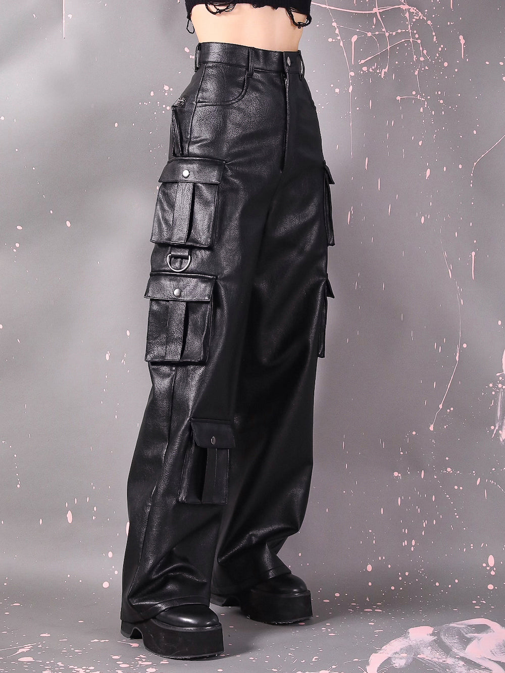 モデル:160cm(着用サイズ:S 着用カラー:BLK)