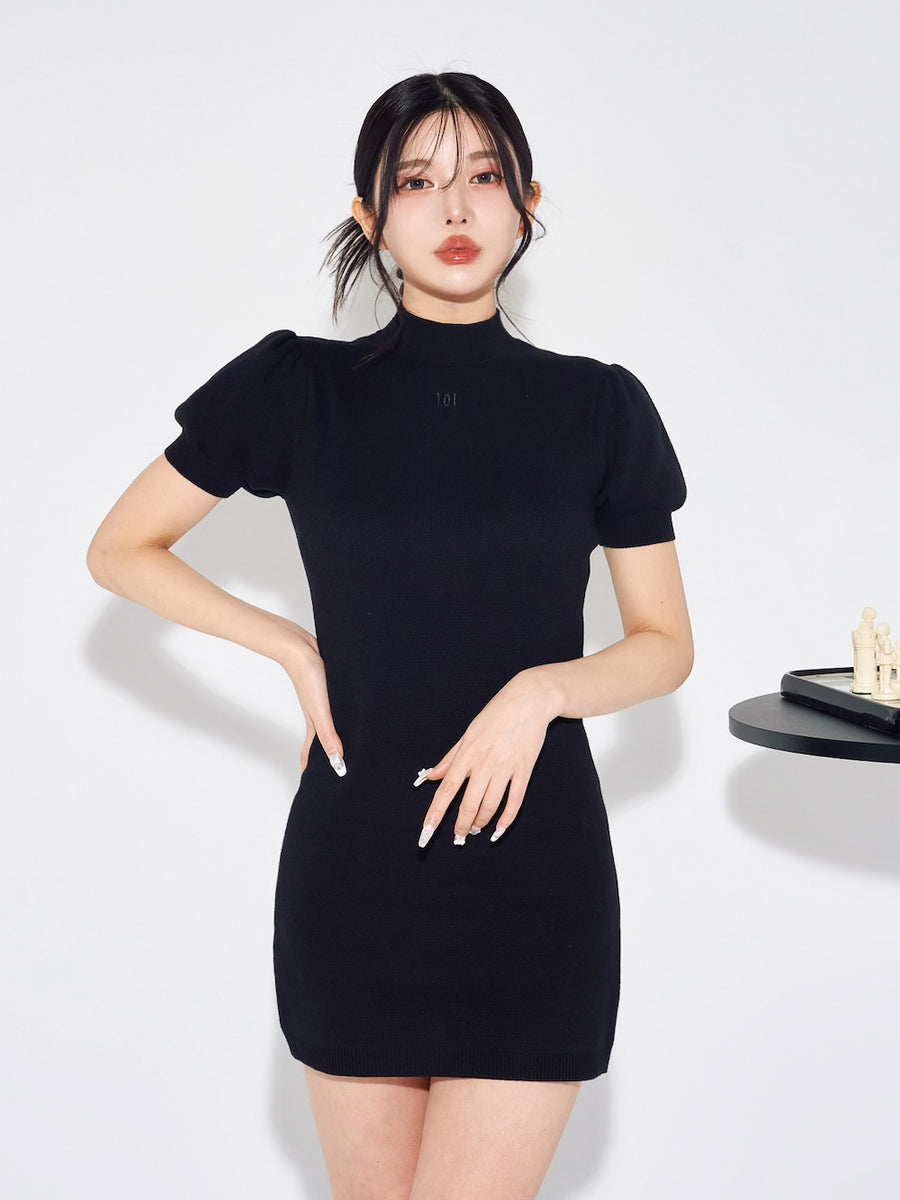 モデル:160cm(着用サイズ:FREE 着用カラー:BLK)