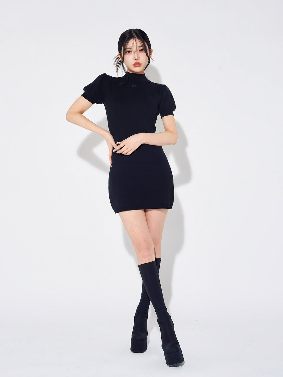 モデル:160cm(着用サイズ:FREE 着用カラー:BLK)