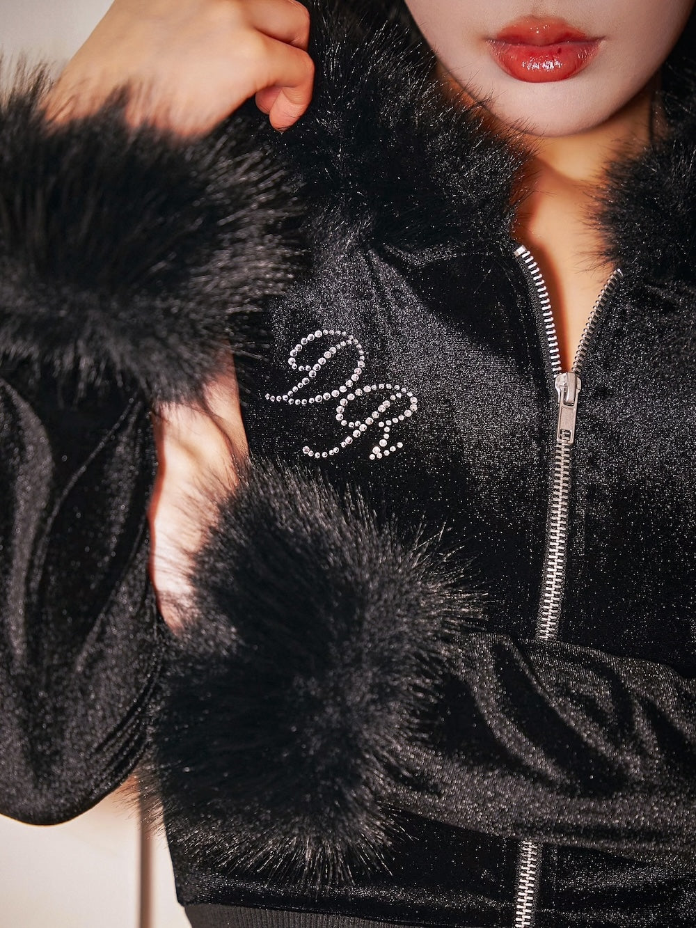 モデル:160cm(着用サイズ:FREE 着用カラー:BLK)