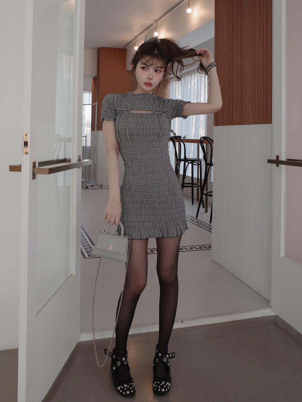 モデル:160cm(着用サイズ:FREE 着用カラー:BLK)