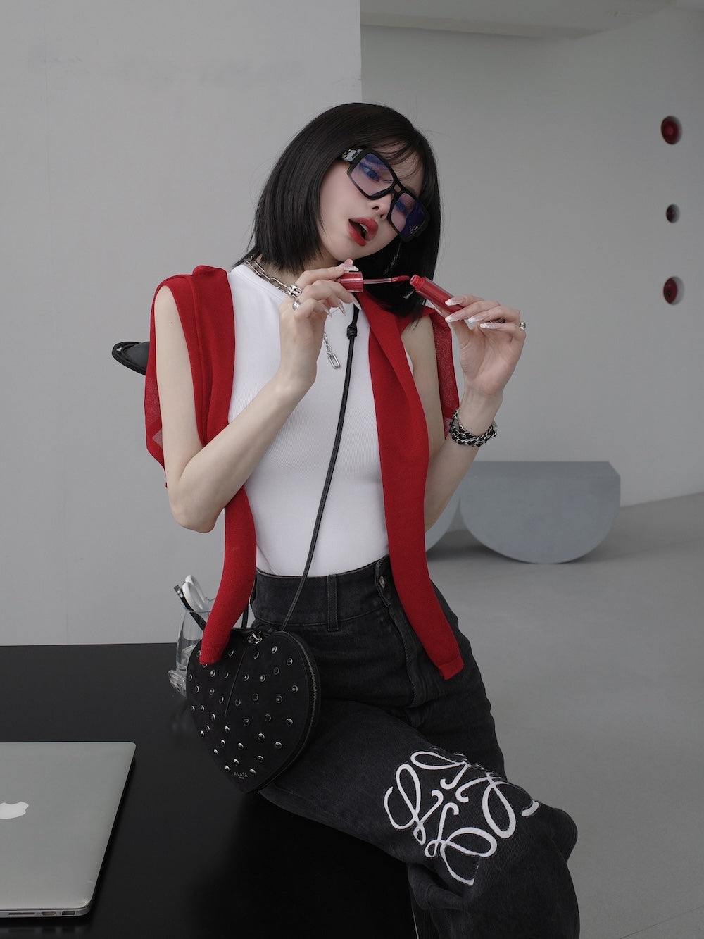 モデル:160cm(着用サイズ:FREE 着用カラー:RED)