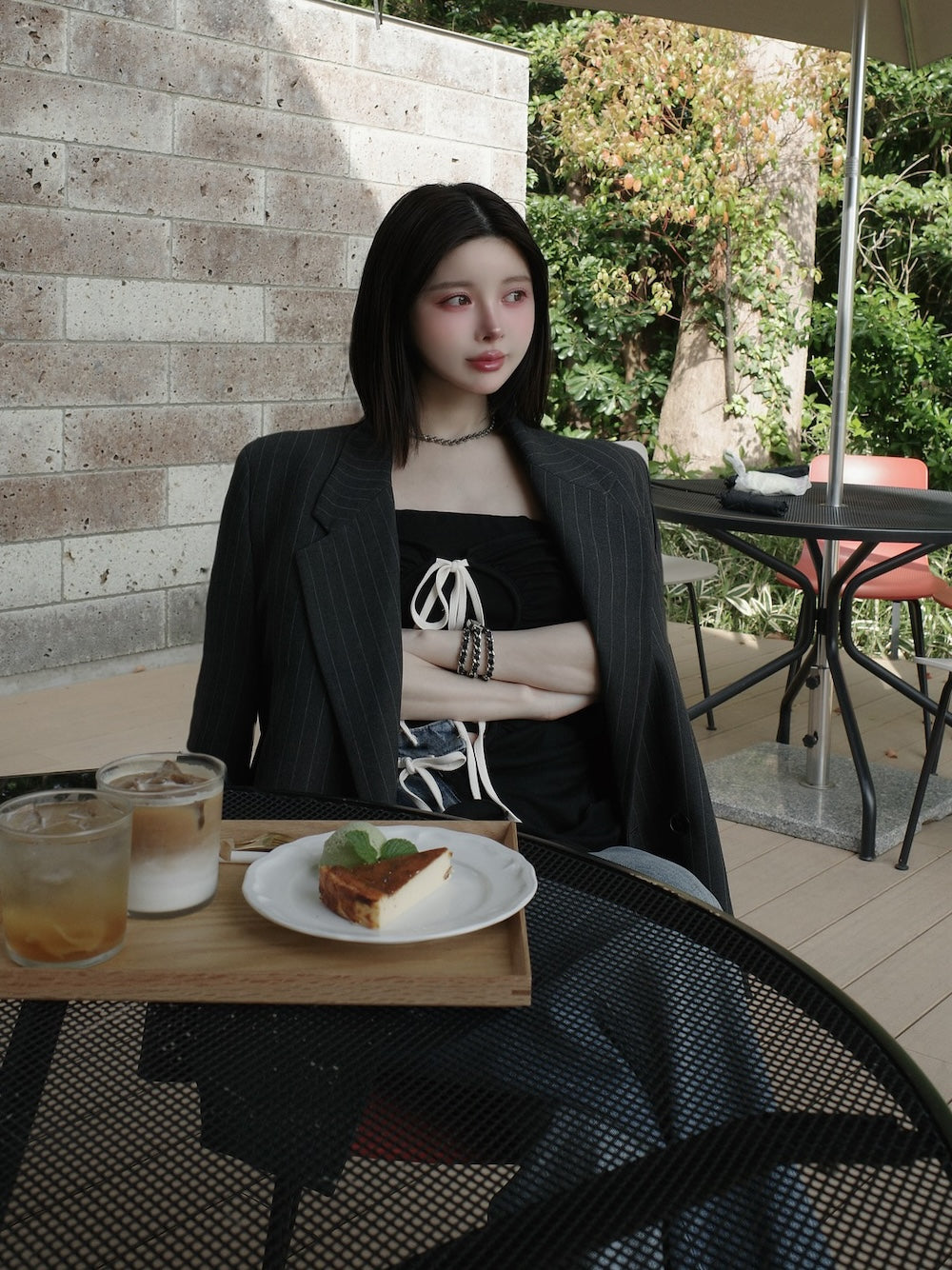 モデル:160cm(着用サイズ:FREE 着用カラー:BLK)