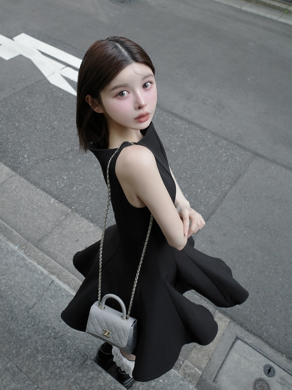 モデル:160cm(着用サイズ:FREE 着用カラー:BLK)