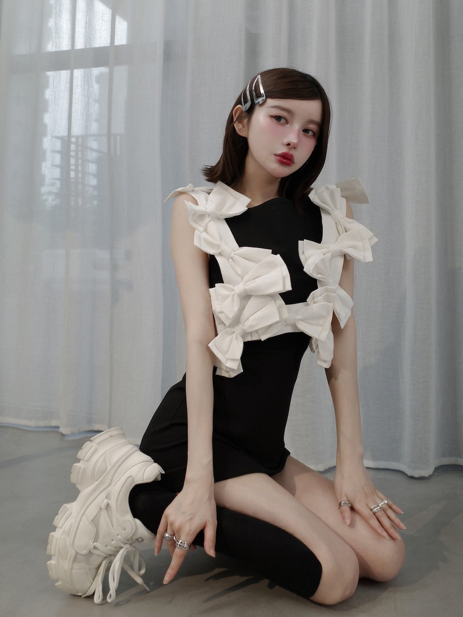 モデル:160cm(着用サイズ:L 着用カラー:WHT)
