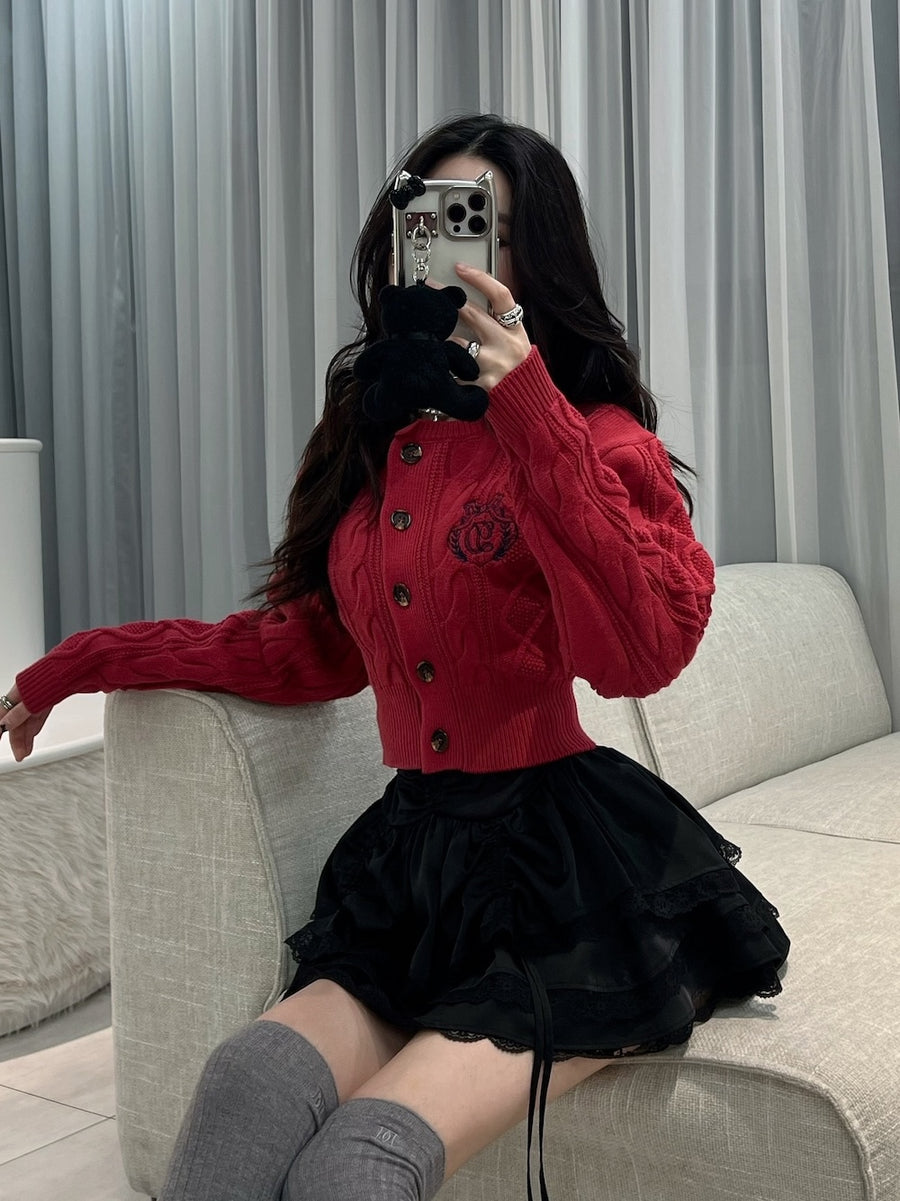 モデル:160cm(着用サイズ:FREE 着用カラー:RED)