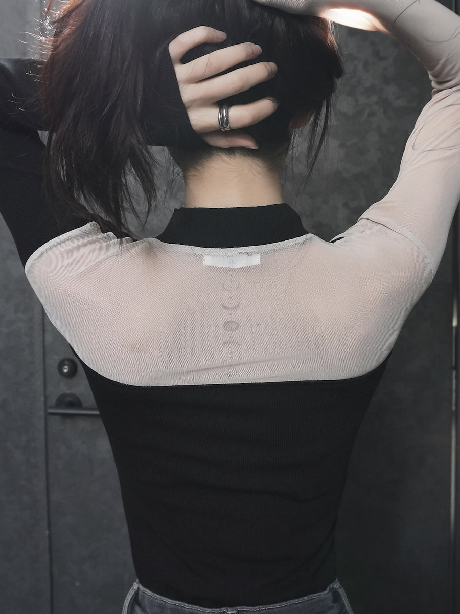 モデル:160cm(着用サイズ:FREE 着用カラー:BLK)