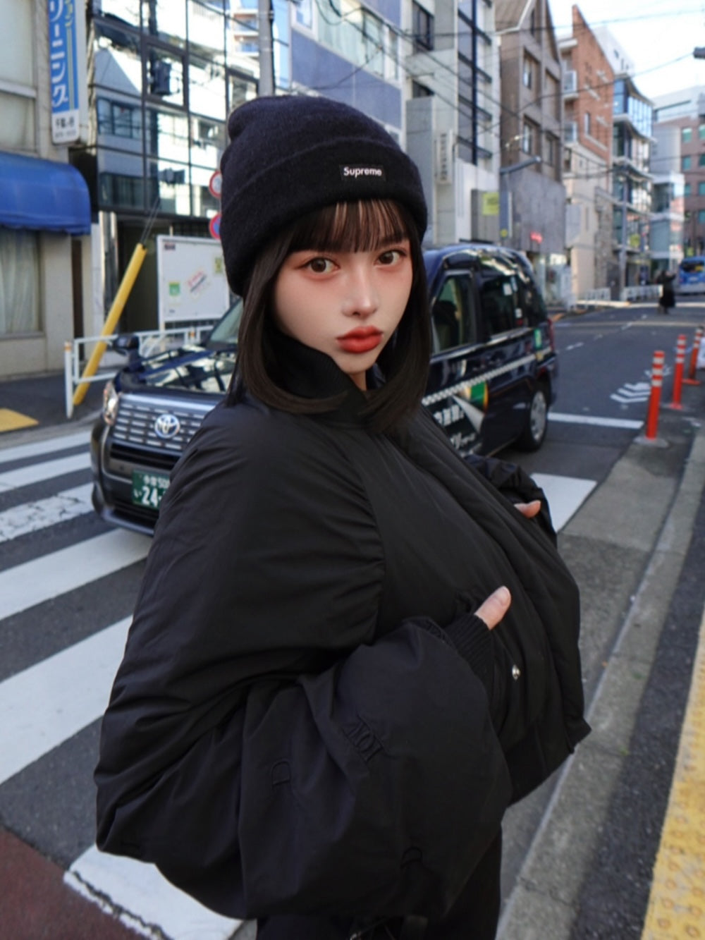 モデル:160cm(着用サイズ:FREE 着用カラー:BLK)