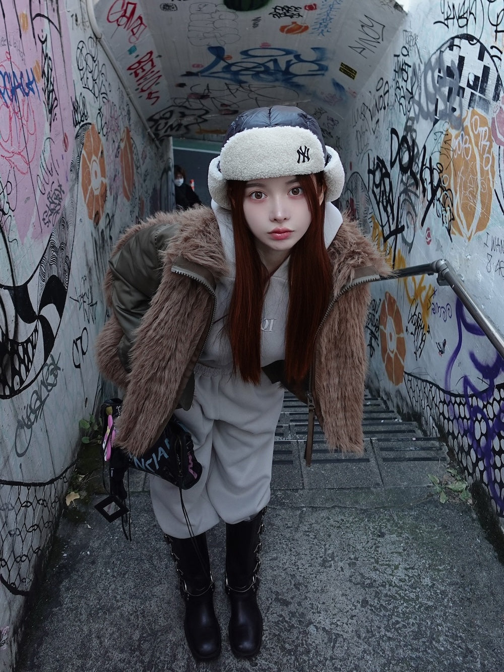 モデル:160cm(着用サイズ:FREE 着用カラー:GRY)