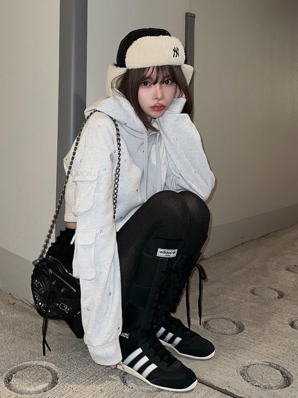 モデル:160cm(着用サイズ:FREE 着用カラー:GRY)