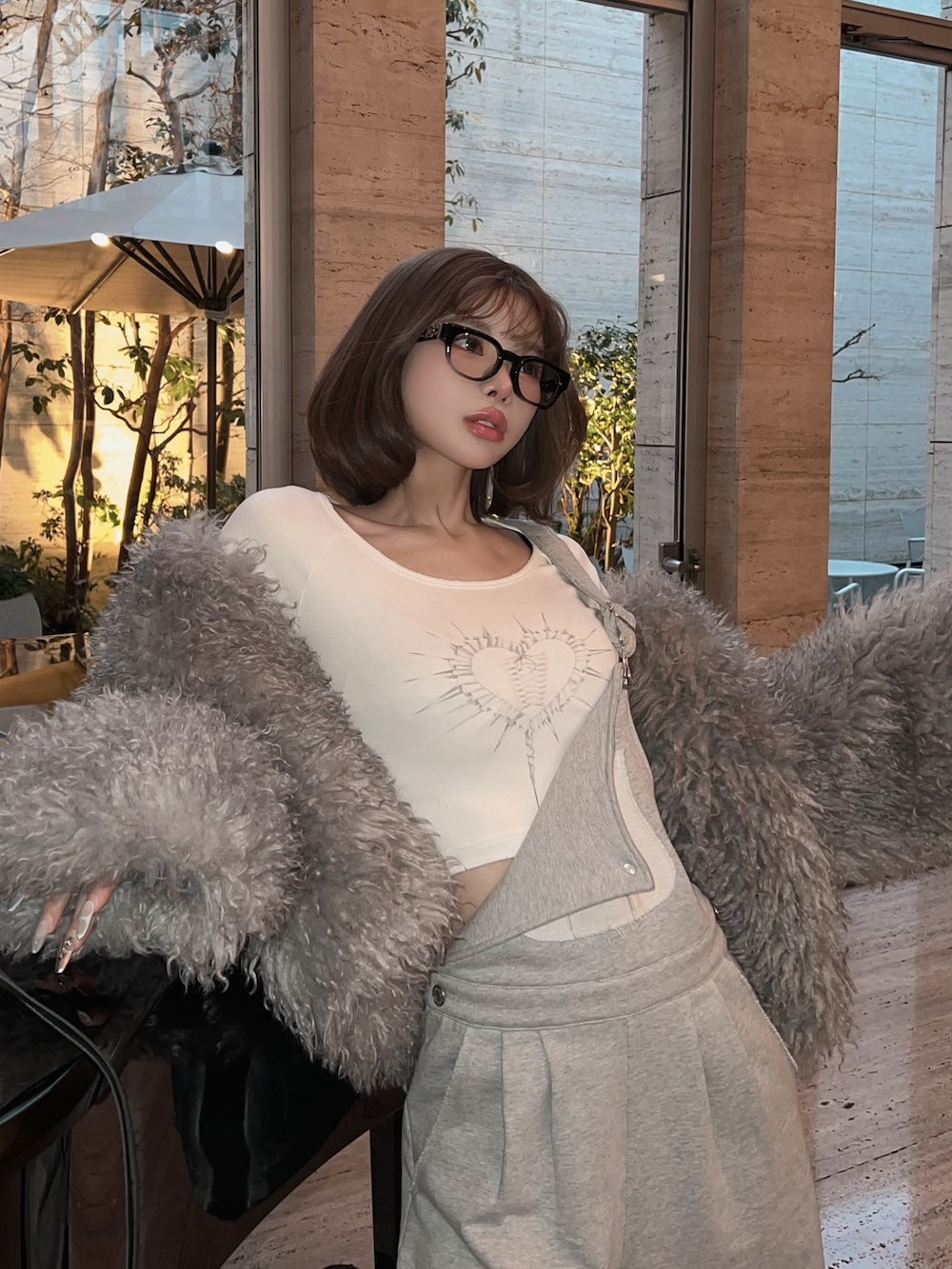 モデル:160cm(着用サイズ:FREE 着用カラー:WHT)