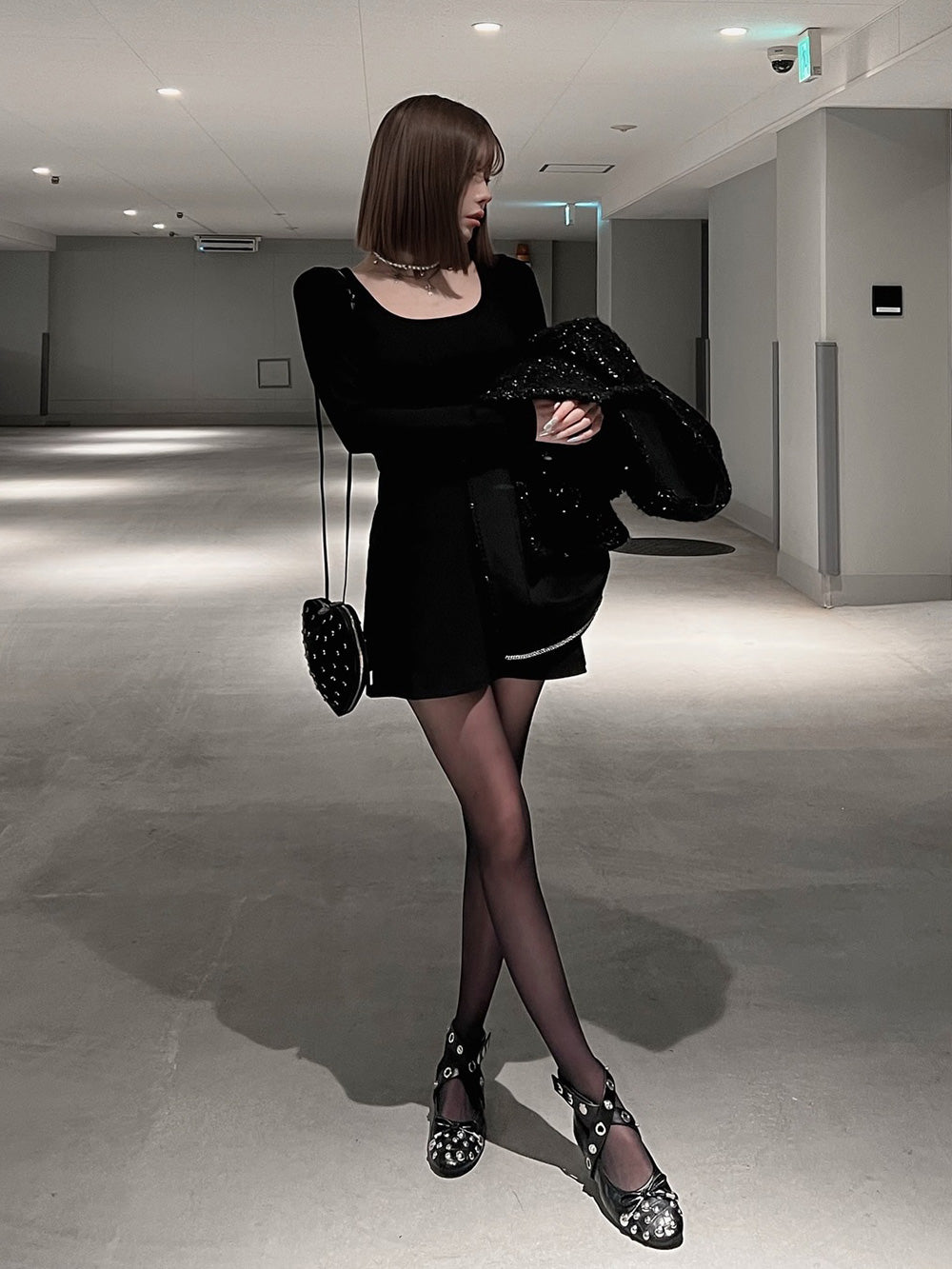 モデル:160cm(着用サイズ:FREE 着用カラー:BLK)
