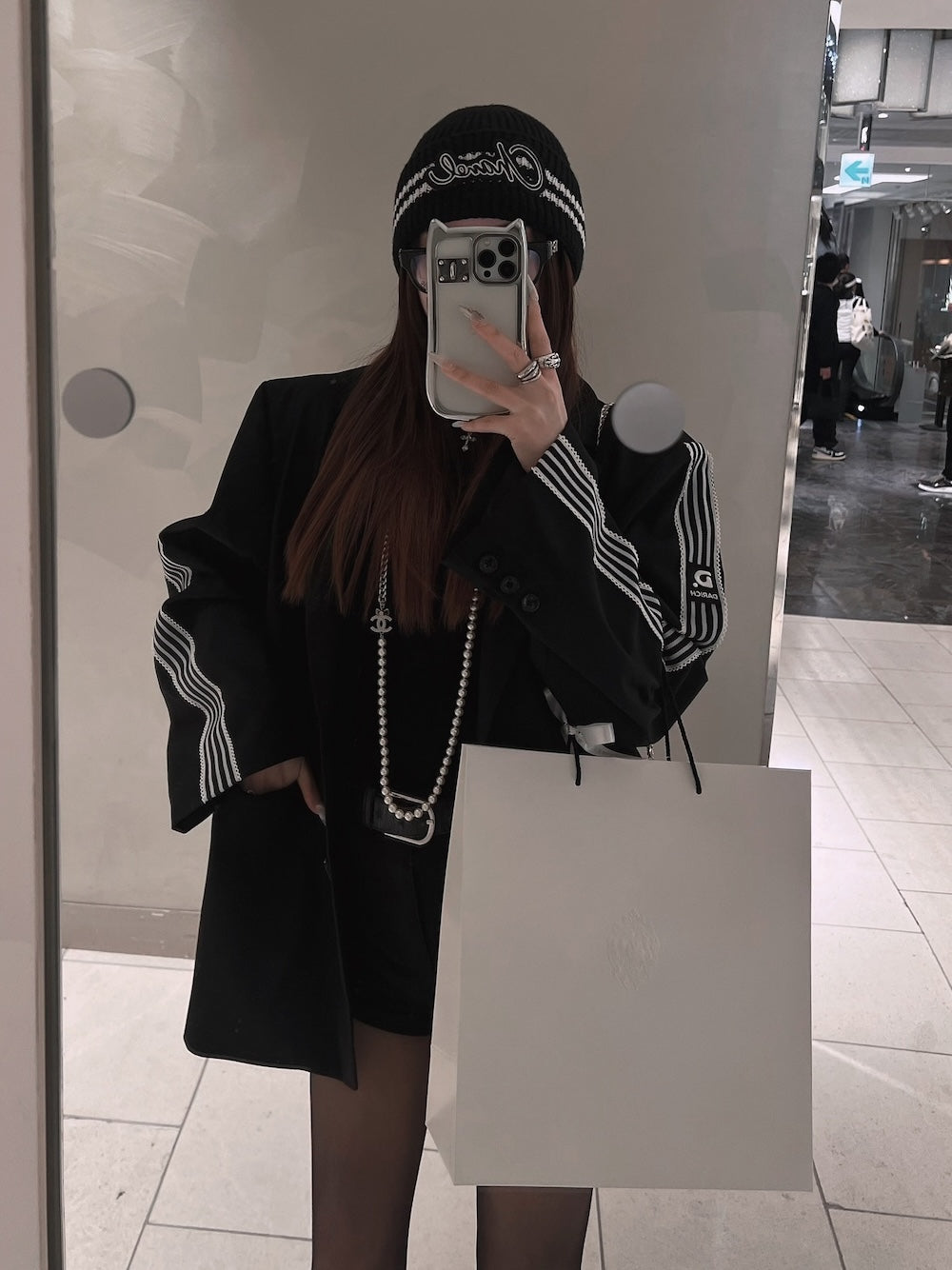 モデル:160cm(着用サイズ:FREE 着用カラー:BLK)