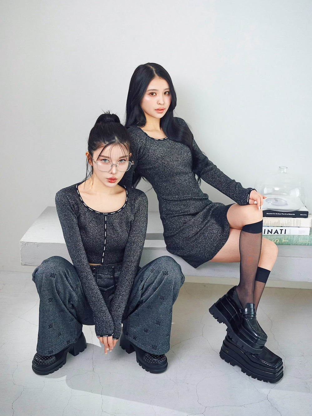 モデル:160cm(着用サイズ:FREE 着用カラー:BLK)