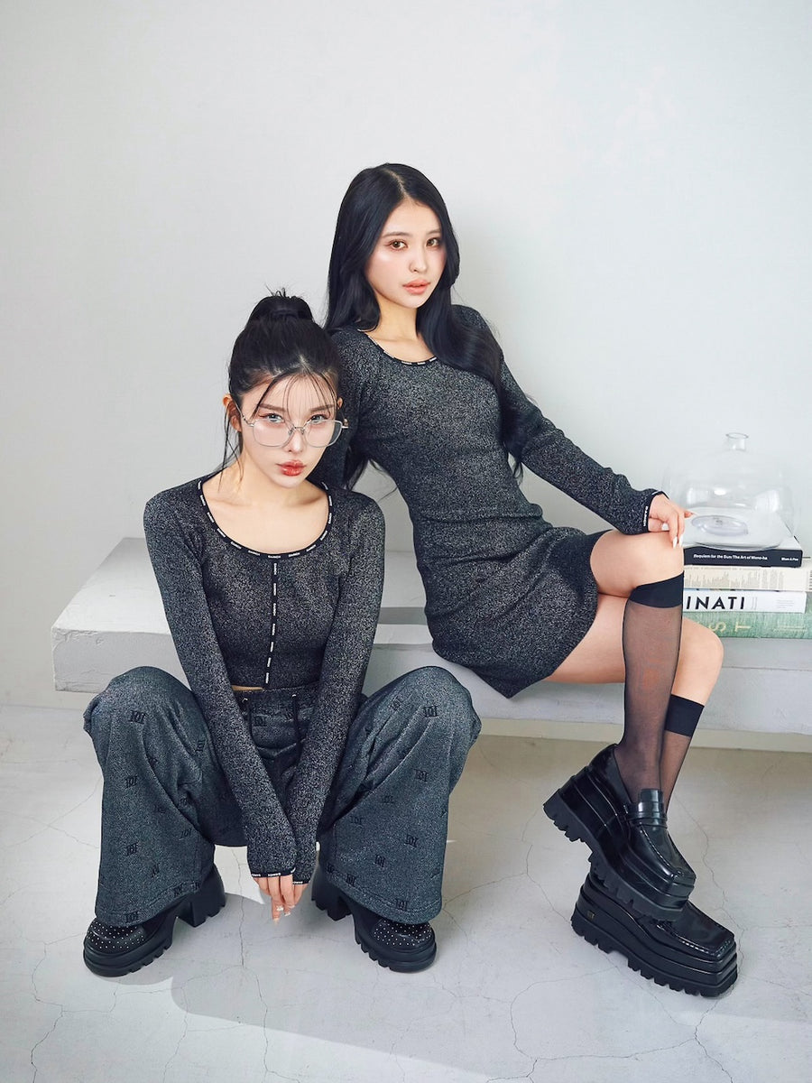 モデル:160cm(着用サイズ:FREE 着用カラー:BLK)