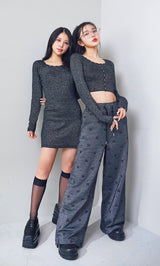 モデル:160cm(着用サイズ:FREE 着用カラー:BLK)