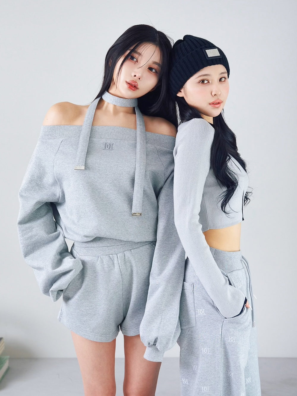 モデル:160cm(着用サイズ:FREE 着用カラー:GRY)