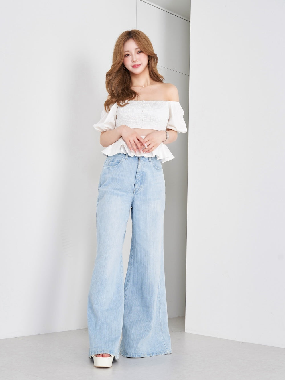 モデル:158cm(着用サイズ:FREE 着用カラー:WHT)