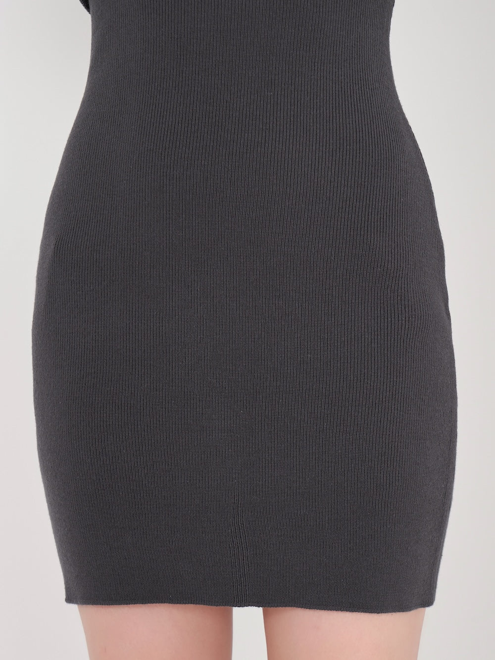 モデル:158cm(着用サイズ:FREE 着用カラー:C-GRY)