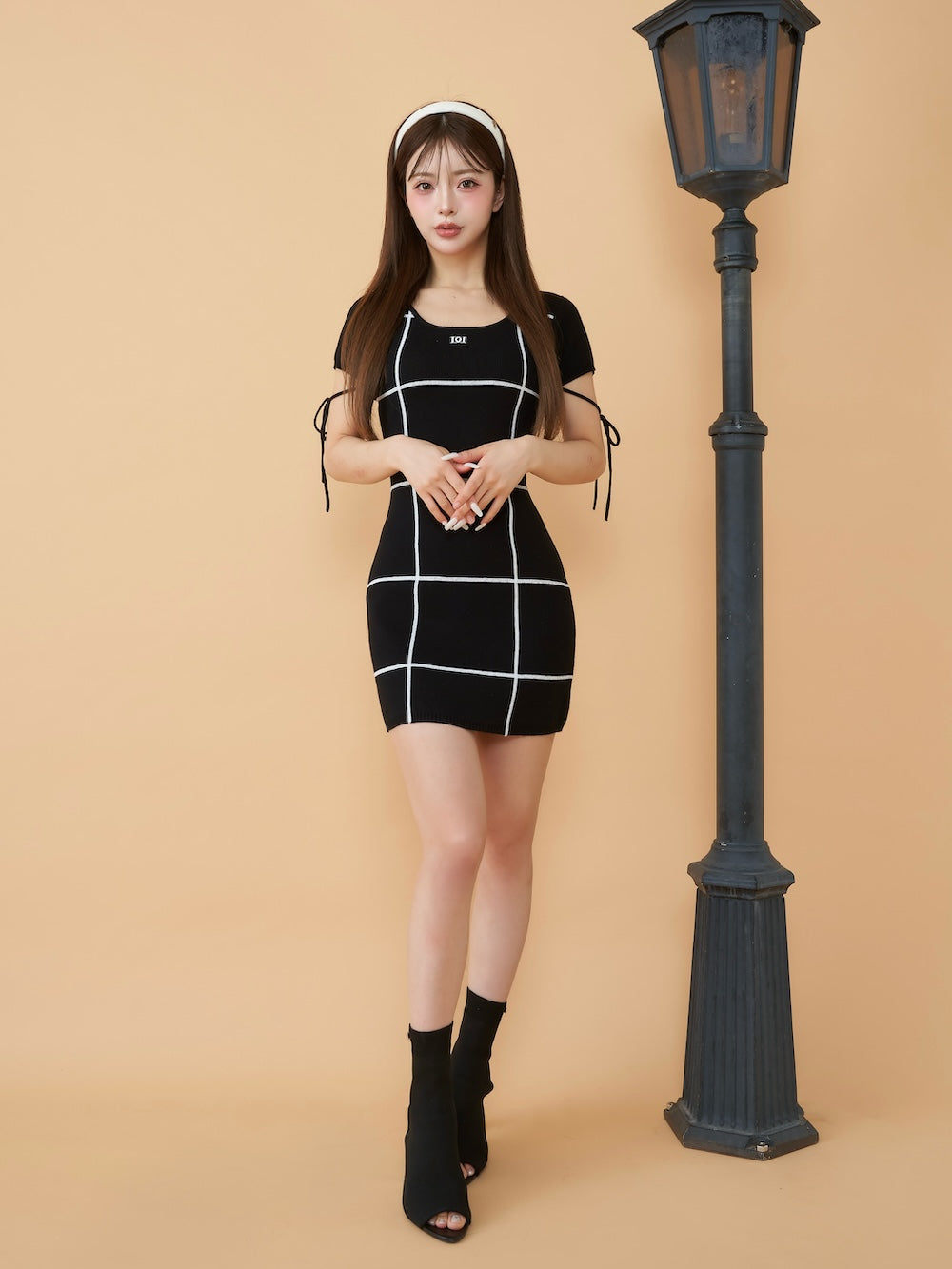 モデル:158cm(着用サイズ:FREE 着用カラー:BLK)