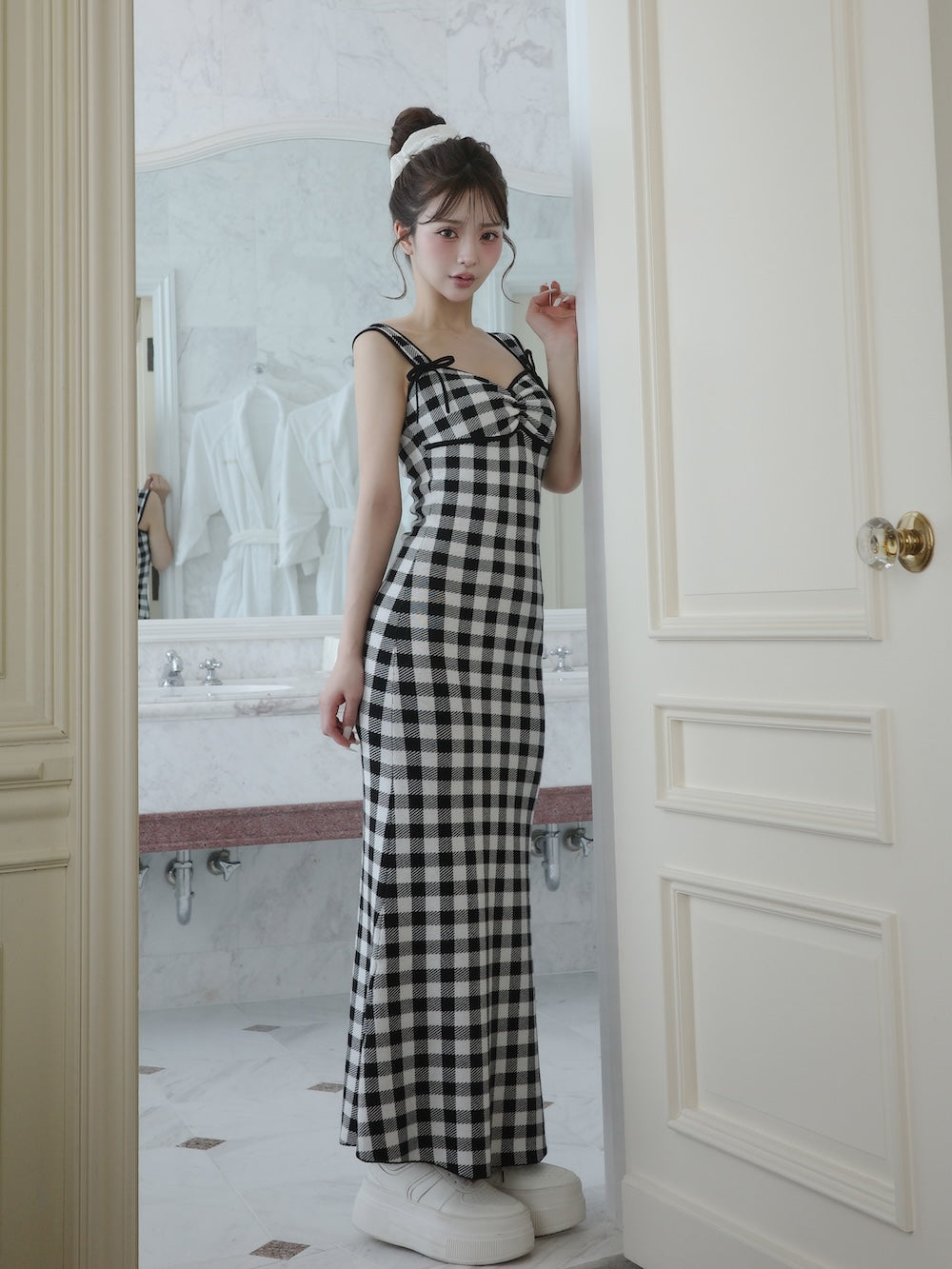 モデル:158cm(着用サイズ:FREE 着用カラー:BLK)