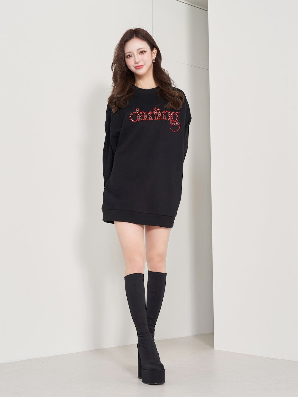 モデル:158cm(着用サイズ:FREE 着用カラー:RED)