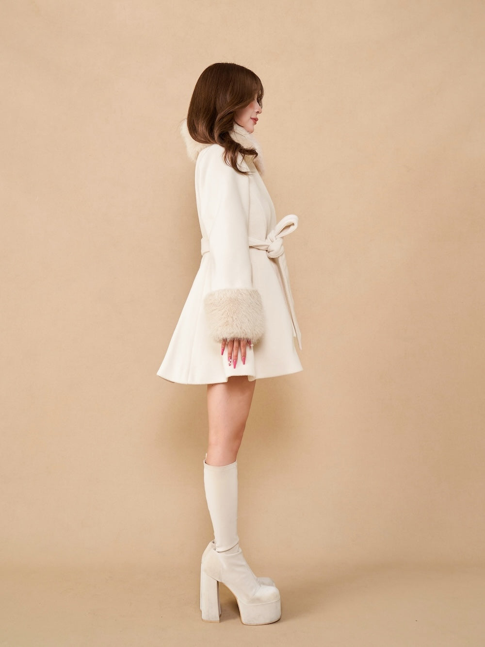 モデル:158cm(着用サイズ:FREE 着用カラー:IVO)