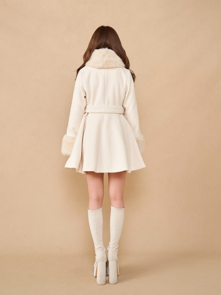 モデル:158cm(着用サイズ:FREE 着用カラー:IVO)