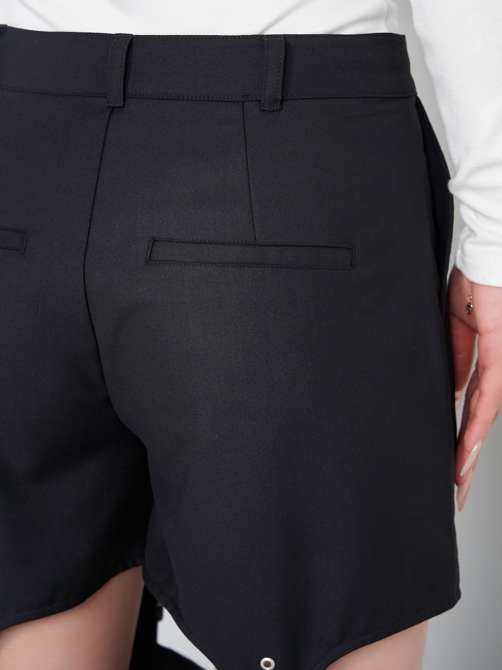 モデル:158cm(着用サイズ:S 着用カラー:BLK)