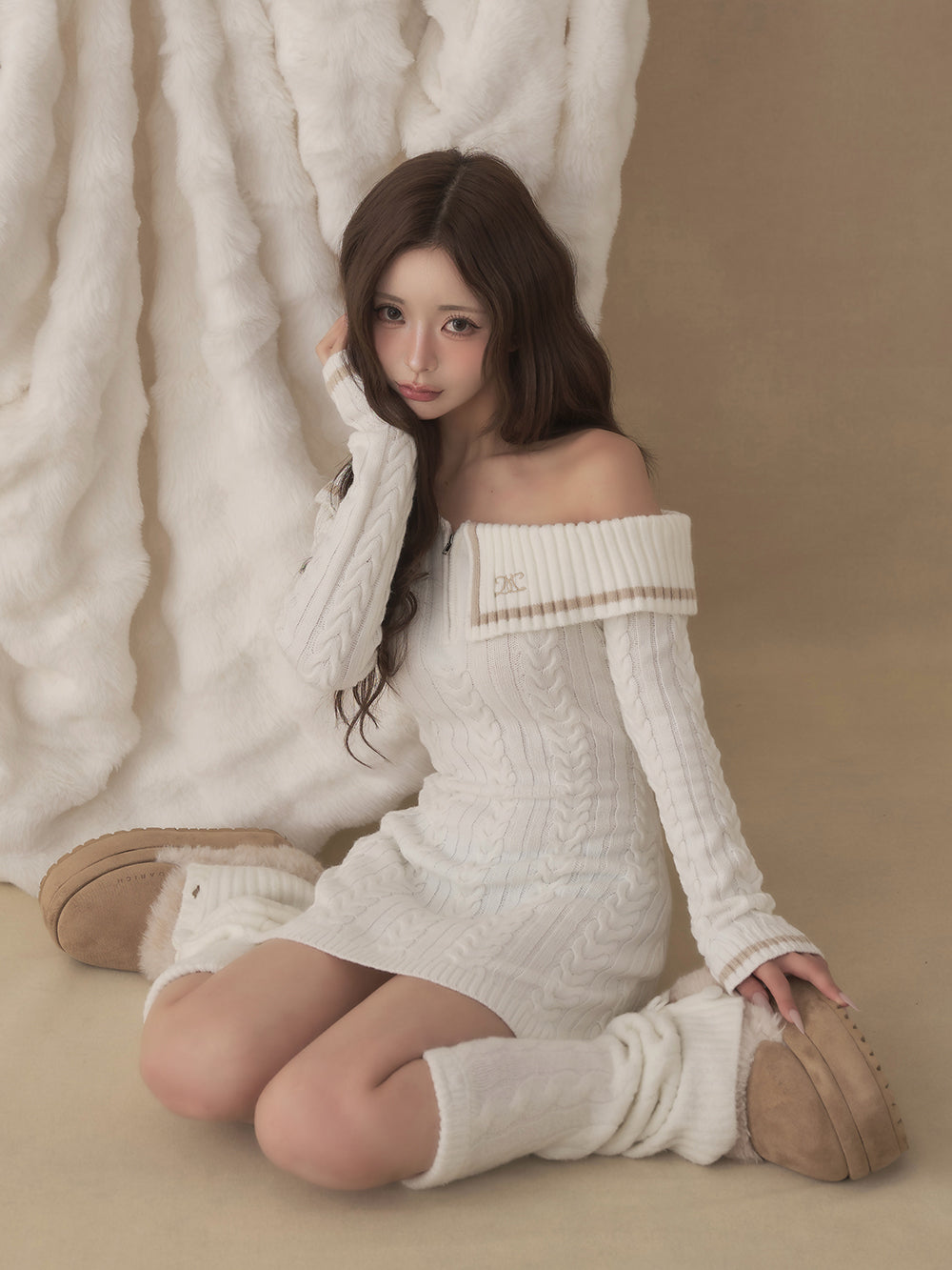モデル:158cm(着用サイズ:FREE 着用カラー:WHT)