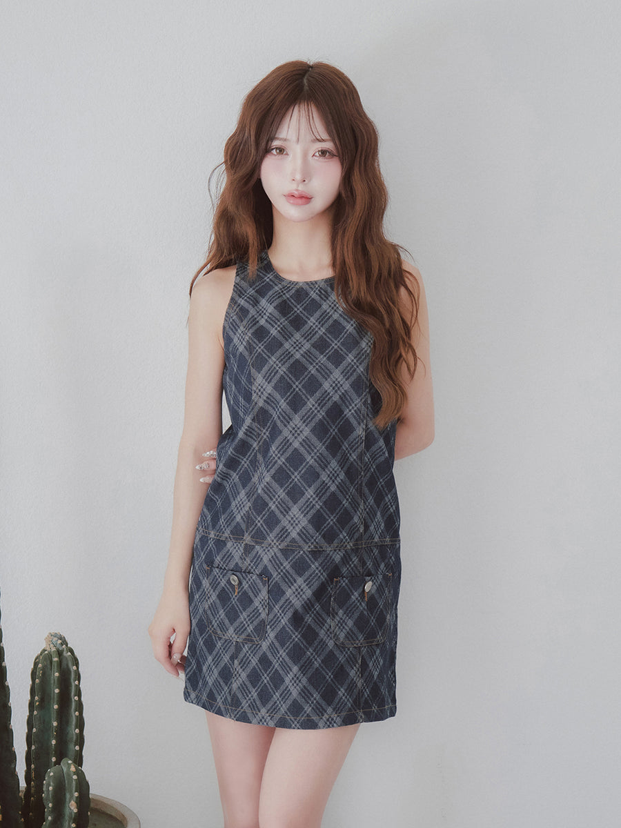 モデル:158cm(着用サイズ:FREE 着用カラー:IND)