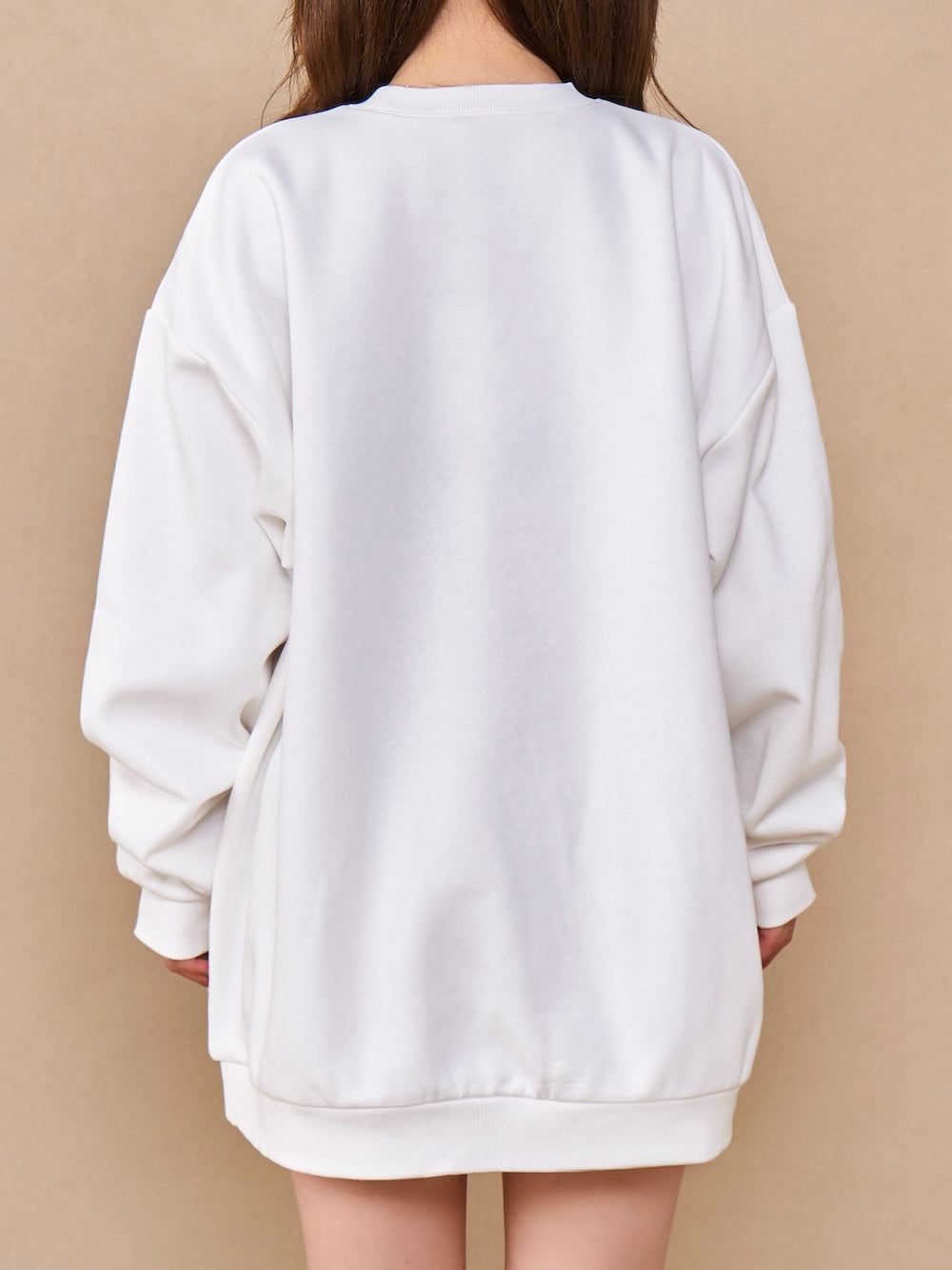 モデル:158cm(着用サイズ:FREE 着用カラー:WHT)