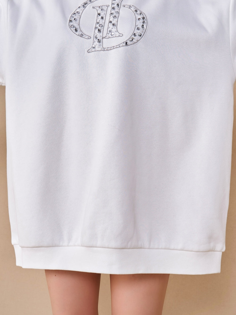 モデル:158cm(着用サイズ:FREE 着用カラー:WHT)